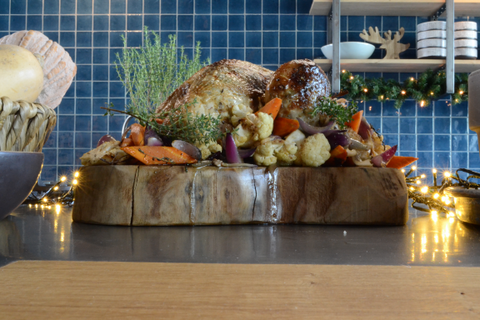 Gevulde grote kalkoen met gerookte paprika en salie en ui vulling